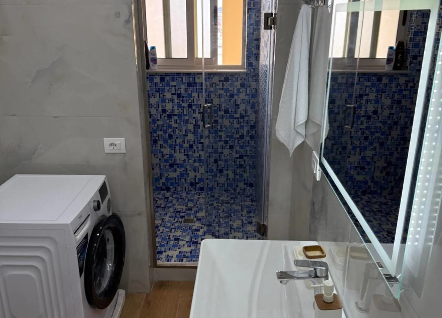 Luxuryseaview Apartment Durrës 0*,  Albanien